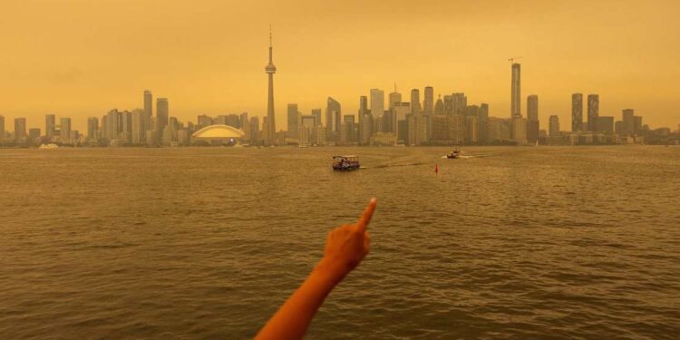 Kebakaran Hutan Di Ontario, Kanada Cetus Kabut, Jejas Perkhimatan Tren