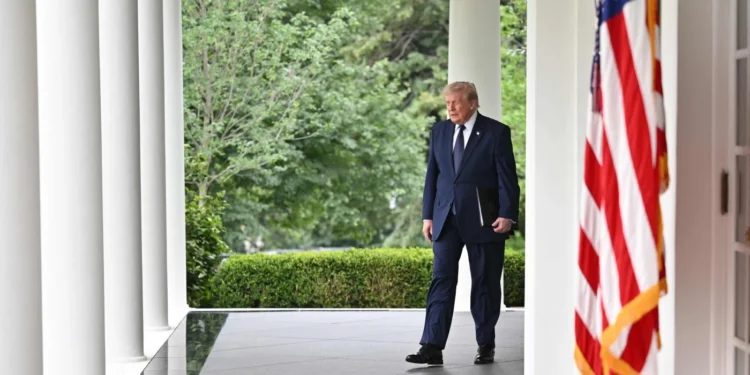 Trump enggan tandatangani rang undang-undang perumahan bipartisan