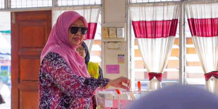 PRN Johor: Kesesakan trafik petanda awal peratusan mengundi boleh melebihi 70 peratus – Dr. Zaliha