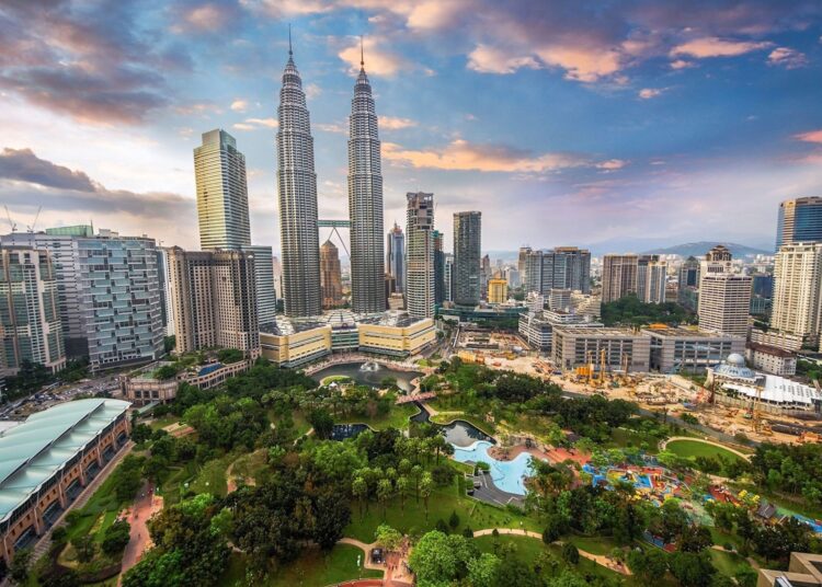 Indeks Pelopor naik 1.3 peratus, prospek ekonomi Malaysia kekal positif